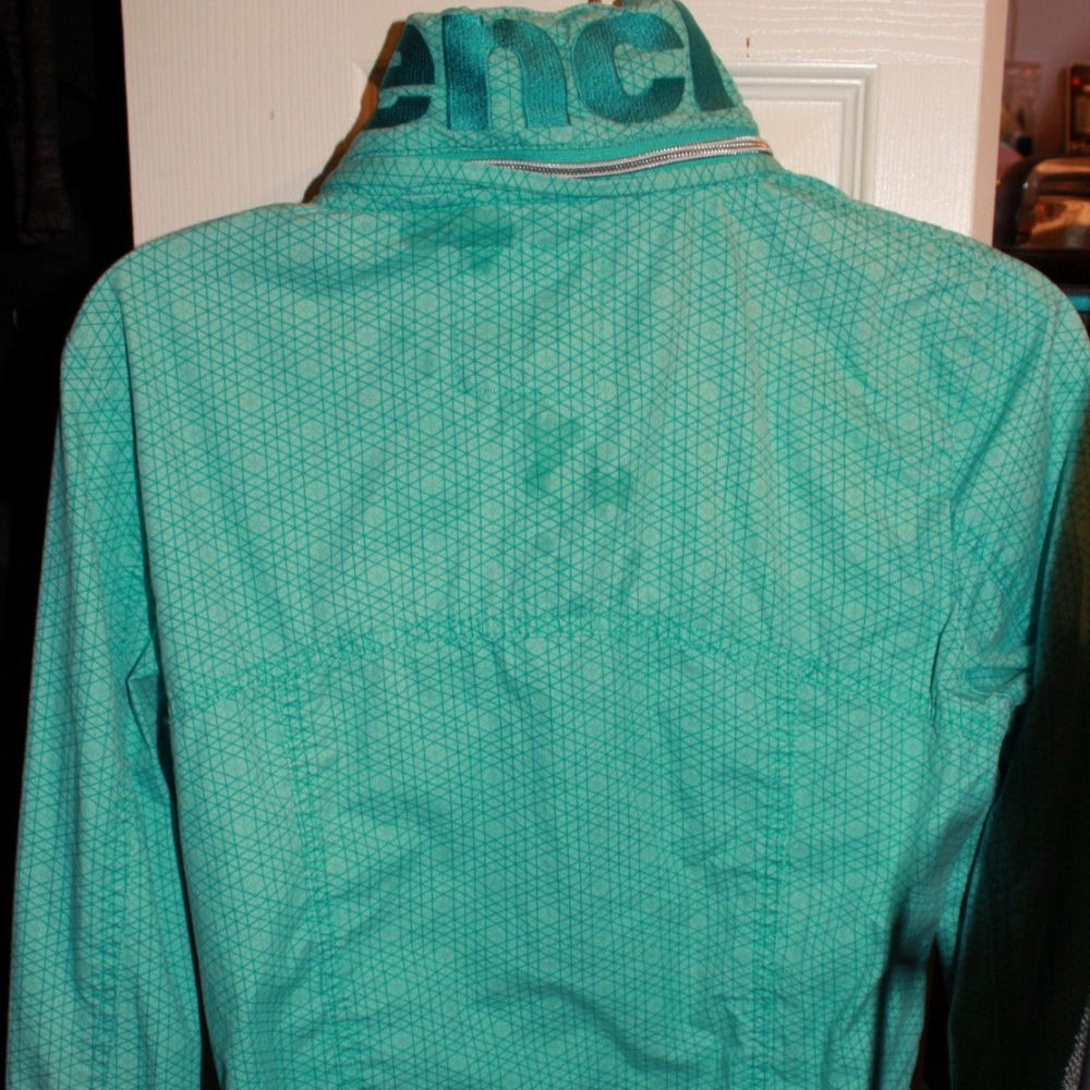 BENCH Jacket - Picture 3 of 4